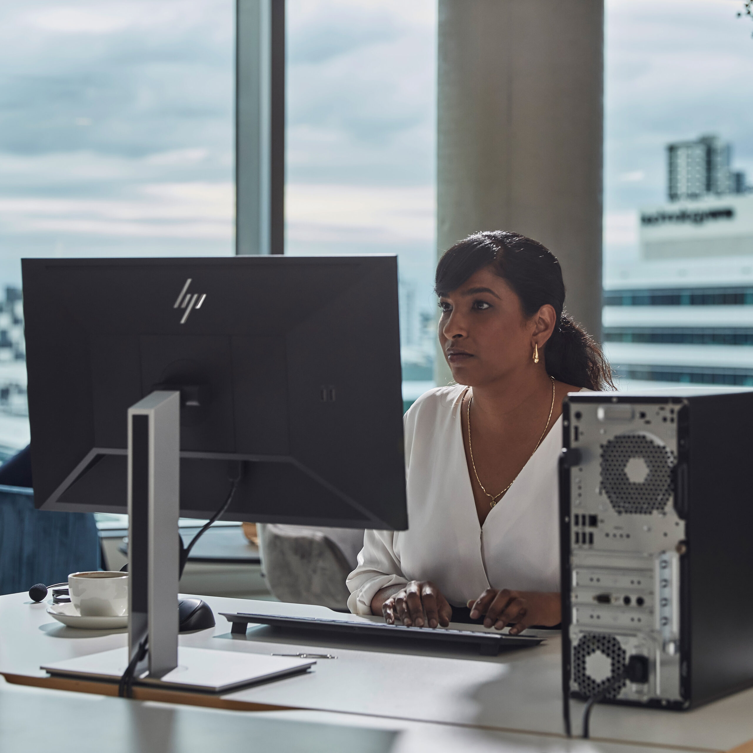 HP Pro 400 G9 Intel® Core™ i3 i3-13100 16 GB DDR4-SDRAM 512 GB SSD Windows 11 Pro Tower PC Czarny - obrazek 3